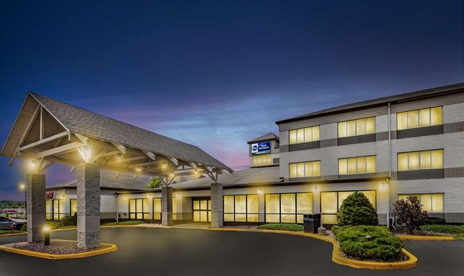 Best Western Baraboo Inn Exterior