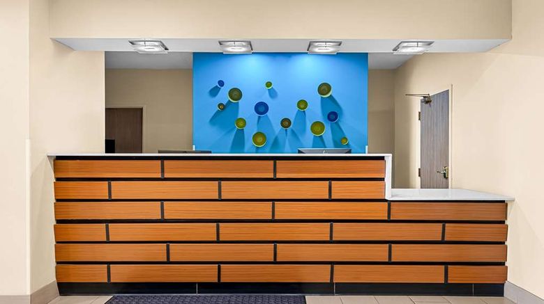 <b>Best Western Baraboo Inn Lobby</b>. Images powered by <a href="https://iceportal.shijigroup.com/" title="IcePortal" target="_blank">IcePortal</a>.