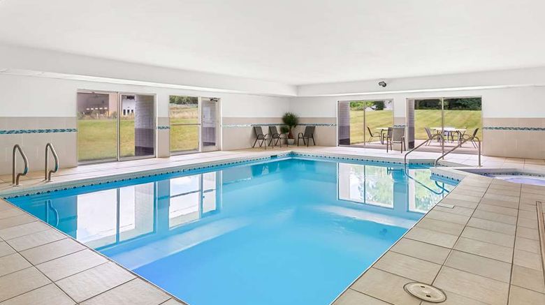 <b>Best Western Baraboo Inn Pool</b>. Images powered by <a href="https://iceportal.shijigroup.com/" title="IcePortal" target="_blank">IcePortal</a>.