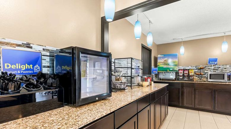 <b>Best Western Baraboo Inn Restaurant</b>. Images powered by <a href="https://iceportal.shijigroup.com/" title="IcePortal" target="_blank">IcePortal</a>.