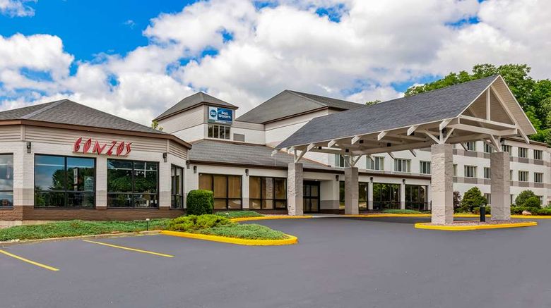 <b>Best Western Baraboo Inn Exterior</b>. Images powered by <a href="https://iceportal.shijigroup.com/" title="IcePortal" target="_blank">IcePortal</a>.