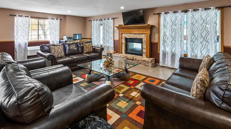 Best Western Dodgeville Inn & Suites Lobby