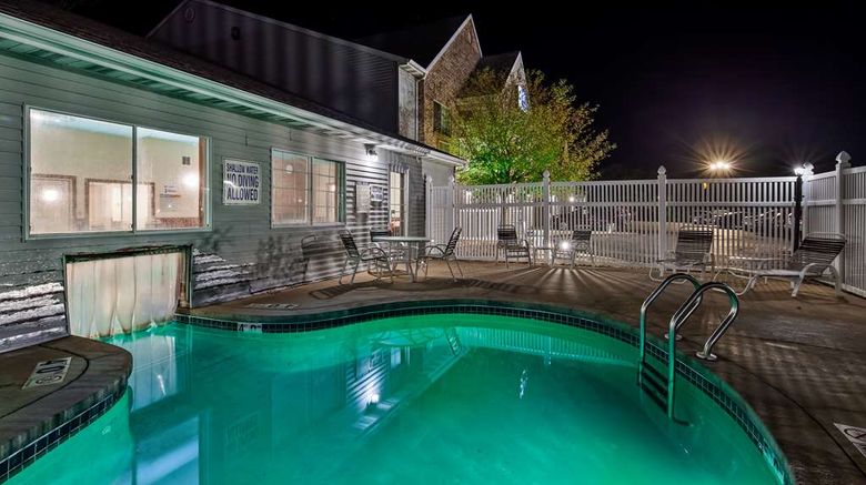 <b>Best Western Dodgeville Inn & Suites Pool</b>. Images powered by <a href="https://iceportal.shijigroup.com/" title="IcePortal" target="_blank">IcePortal</a>.