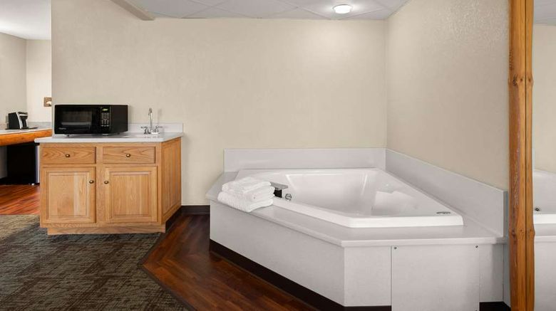 <b>Best Western Northwoods Lodge Room</b>. Images powered by <a href="https://iceportal.shijigroup.com/" title="IcePortal" target="_blank">IcePortal</a>.