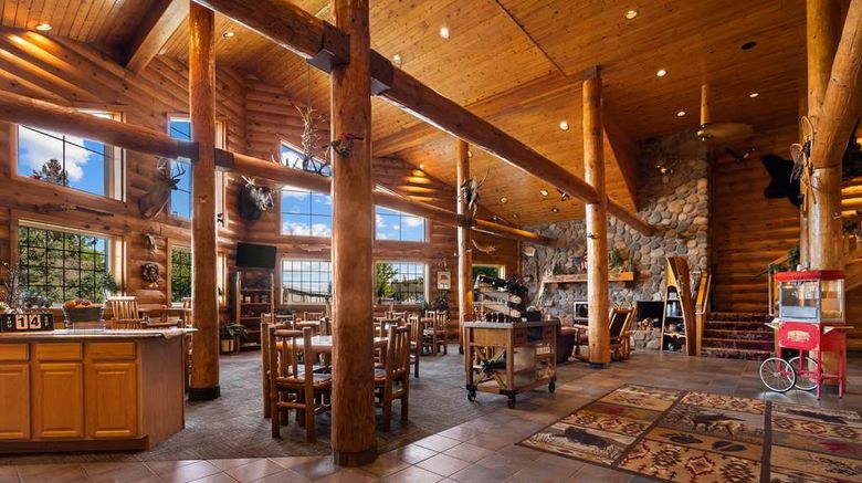 <b>Best Western Northwoods Lodge Lobby</b>. Images powered by <a href="https://iceportal.shijigroup.com/" title="IcePortal" target="_blank">IcePortal</a>.