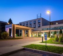 Best Western East Towne Suites Exterior