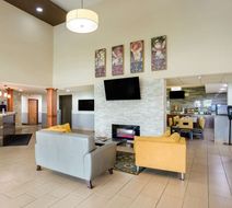 Best Western Waukesha Grand Lobby