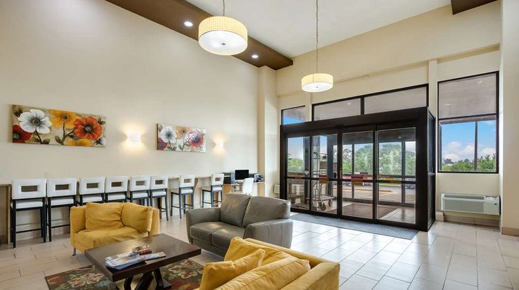 Best Western Waukesha Grand Lobby