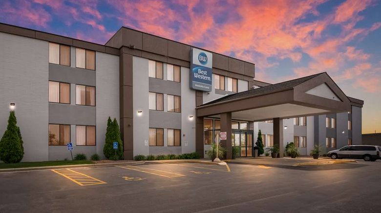 Best Western Waukesha Grand Exterior. Images powered by <a href="https://iceportal.shijigroup.com" target="_blank" rel="noopener">Ice Portal</a>.