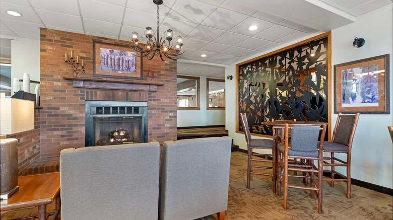 <b>Best Western Plus Concord Inn Lobby</b>. Images powered by <a href="https://iceportal.shijigroup.com/" title="IcePortal" target="_blank">IcePortal</a>.