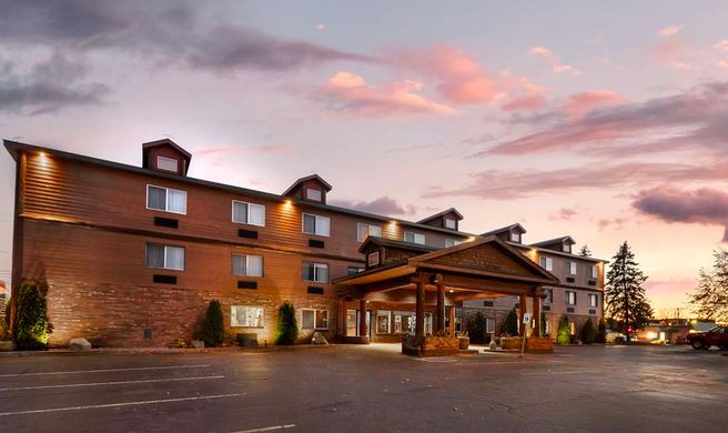 Best Western Plus Concord Inn Exterior