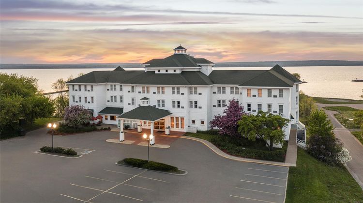 Best Western The Hotel Chequamegon Exterior