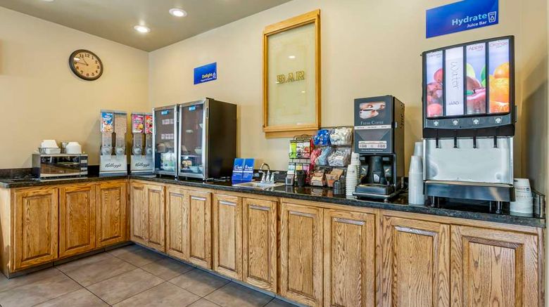 <b>Best Western Sunset Inn Restaurant</b>. Images powered by <a href="https://iceportal.shijigroup.com/" title="IcePortal" target="_blank">IcePortal</a>.