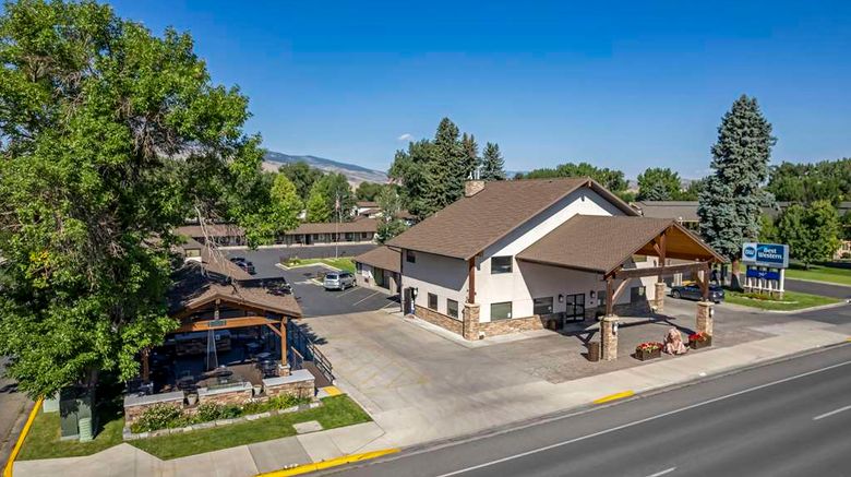 <b>Best Western Sunset Inn Exterior</b>. Images powered by <a href="https://iceportal.shijigroup.com/" title="IcePortal" target="_blank">IcePortal</a>.