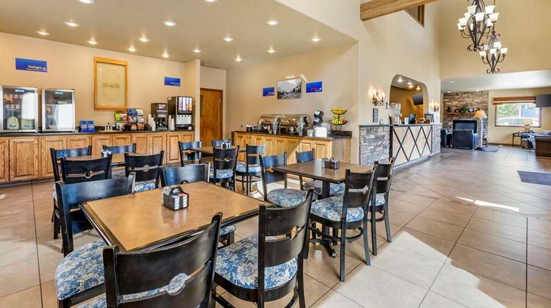 <b>Best Western Sunset Inn Restaurant</b>. Images powered by <a href="https://iceportal.shijigroup.com/" title="IcePortal" target="_blank">IcePortal</a>.