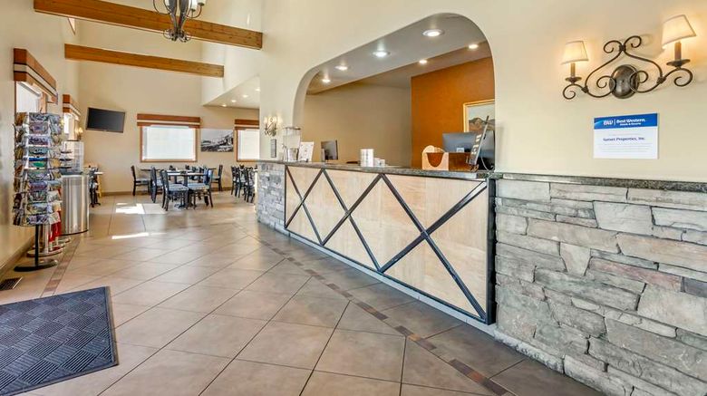 <b>Best Western Sunset Inn Lobby</b>. Images powered by <a href="https://iceportal.shijigroup.com/" title="IcePortal" target="_blank">IcePortal</a>.