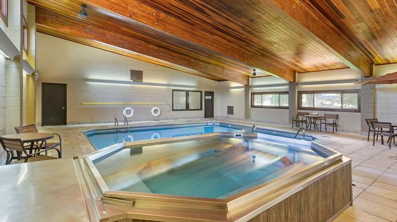 <b>Best Western Sunset Inn Pool</b>. Images powered by <a href="https://iceportal.shijigroup.com/" title="IcePortal" target="_blank">IcePortal</a>.