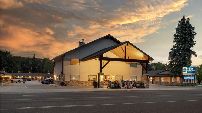 <b>Best Western Sunset Inn Exterior</b>. Images powered by <a href="https://iceportal.shijigroup.com/" title="IcePortal" target="_blank">IcePortal</a>.