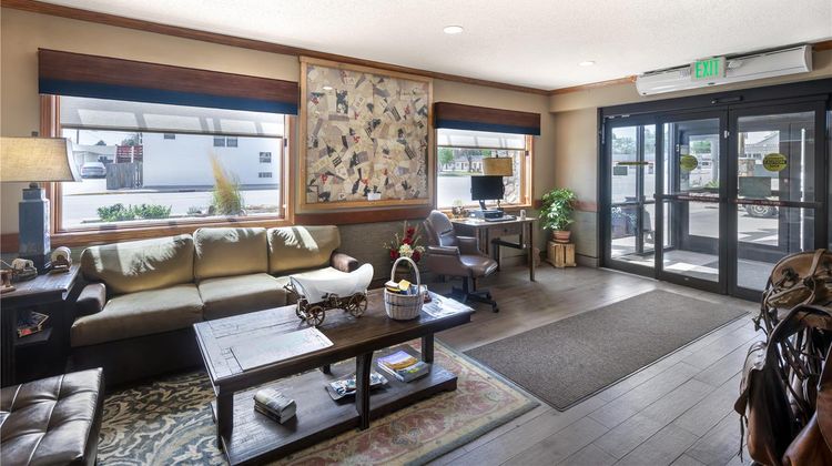 Best Western Pioneer Lobby