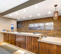 Best Western Cottontree Inn Lobby