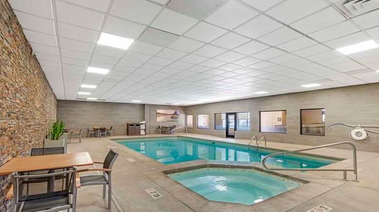 <b>Best Western Cottontree Inn Pool</b>. Images powered by <a href="https://iceportal.shijigroup.com/" title="IcePortal" target="_blank">IcePortal</a>.