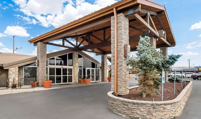 Best Western Outlaw Inn Exterior