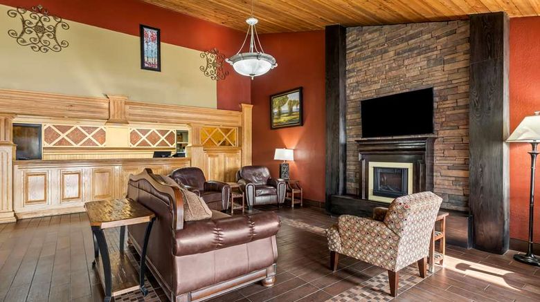 <b>Best Western Tower West Lodge Lobby</b>. Images powered by <a href="https://iceportal.shijigroup.com/" title="IcePortal" target="_blank">IcePortal</a>.