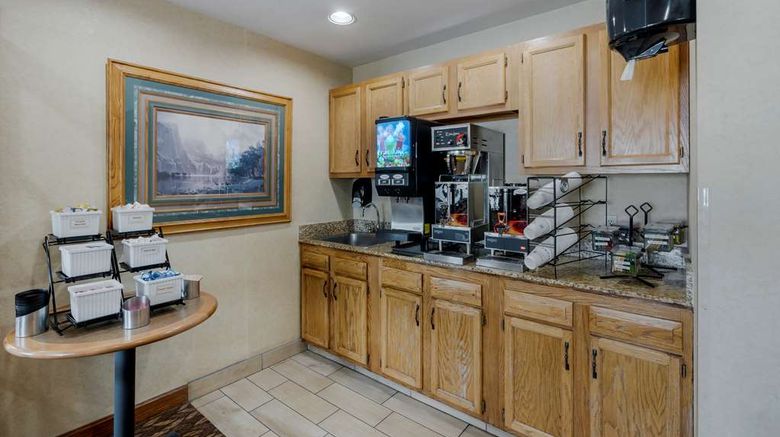 <b>Best Western Pinedale Inn Restaurant</b>. Images powered by <a href="https://iceportal.shijigroup.com/" title="IcePortal" target="_blank">IcePortal</a>.