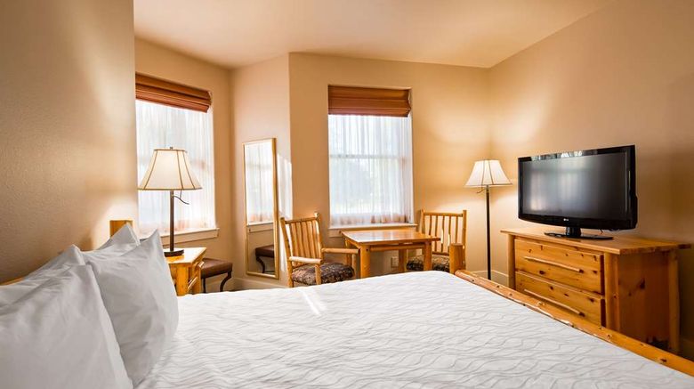 <b>Best Western Plus Plaza Hotel Room</b>. Images powered by <a href="https://iceportal.shijigroup.com/" title="IcePortal" target="_blank">IcePortal</a>.