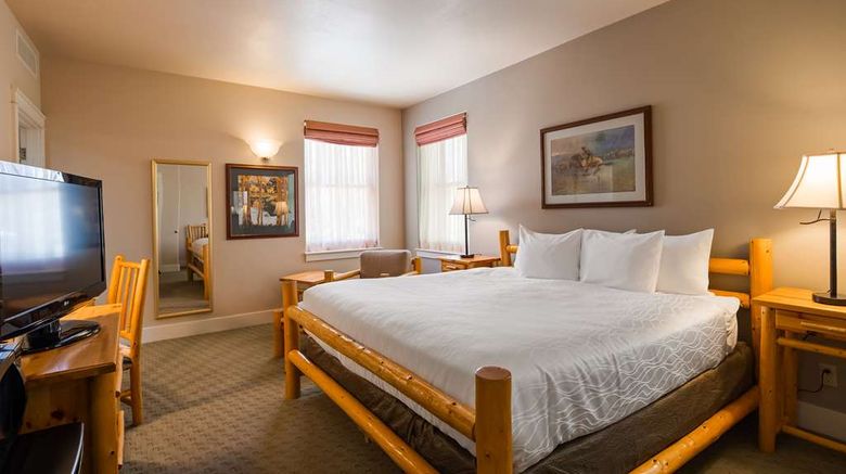 <b>Best Western Plus Plaza Hotel Room</b>. Images powered by <a href="https://iceportal.shijigroup.com/" title="IcePortal" target="_blank">IcePortal</a>.