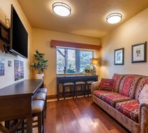 Best Western Devils Tower Inn Lobby