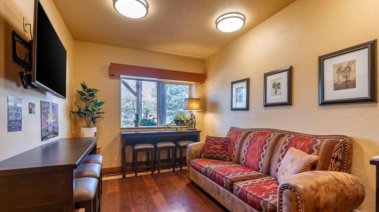 Best Western Devils Tower Inn Lobby