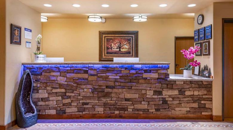 <b>Best Western Devils Tower Inn Lobby</b>. Images powered by <a href="https://iceportal.shijigroup.com/" title="IcePortal" target="_blank">IcePortal</a>.