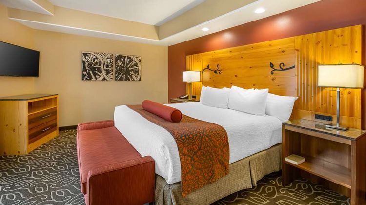 Best Western Premier Ivy Inn and Suites Room