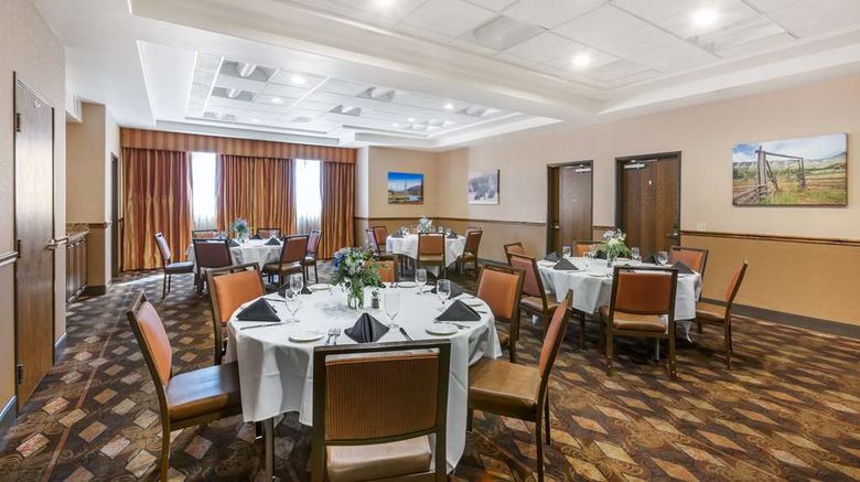 <b>Best Western Premier Ivy Inn and Suites Meeting</b>. Images powered by <a href="https://iceportal.shijigroup.com/" title="IcePortal" target="_blank">IcePortal</a>.