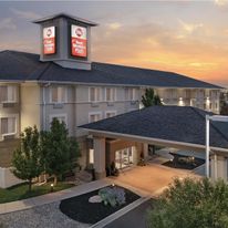 Best Western Plus Frontier Inn