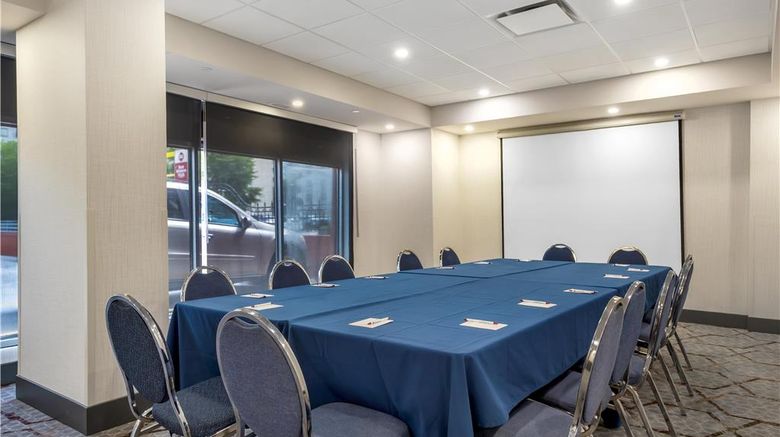 <b>Best Western Plus Suites Downtown Meeting</b>. Images powered by <a href="https://iceportal.shijigroup.com/" title="IcePortal" target="_blank">IcePortal</a>.