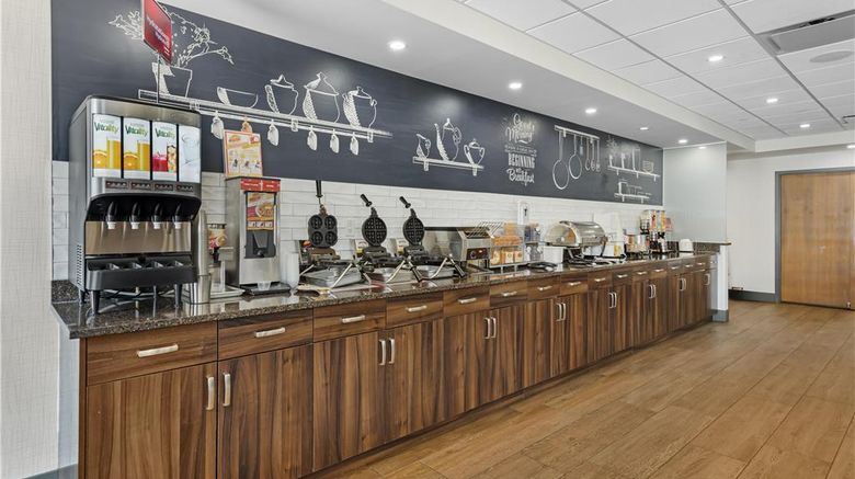 <b>Best Western Plus Suites Downtown Restaurant</b>. Images powered by <a href="https://iceportal.shijigroup.com/" title="IcePortal" target="_blank">IcePortal</a>.