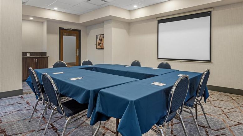 <b>Best Western Plus Suites Downtown Meeting</b>. Images powered by <a href="https://iceportal.shijigroup.com/" title="IcePortal" target="_blank">IcePortal</a>.