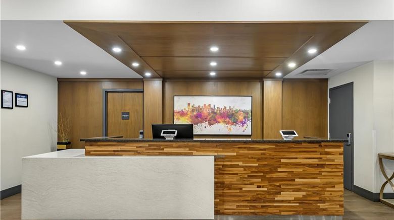 <b>Best Western Plus Suites Downtown Lobby</b>. Images powered by <a href="https://iceportal.shijigroup.com/" title="IcePortal" target="_blank">IcePortal</a>.