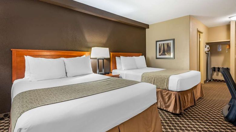 <b>Best Western Strathmore Inn Room</b>. Images powered by <a href="https://iceportal.shijigroup.com/" title="IcePortal" target="_blank">IcePortal</a>.