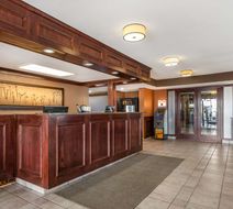 Best Western Strathmore Inn Lobby