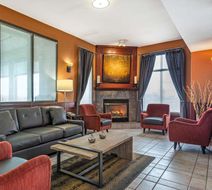 Best Western Strathmore Inn Lobby
