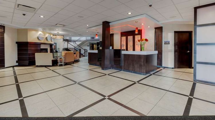 Best Western Premier Denham Inn & Suites Lobby