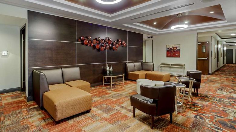 <b>Best Western Premier Denham Inn & Suites Lobby</b>. Images powered by <a href="https://iceportal.shijigroup.com/" title="IcePortal" target="_blank">IcePortal</a>.