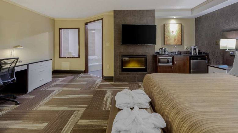 <b>Best Western Premier Denham Inn & Suites Room</b>. Images powered by <a href="https://iceportal.shijigroup.com/" title="IcePortal" target="_blank">IcePortal</a>.