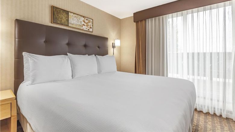 <b>Best Western Cold Lake Inn Room</b>. Images powered by <a href="https://iceportal.shijigroup.com/" title="IcePortal" target="_blank">IcePortal</a>.