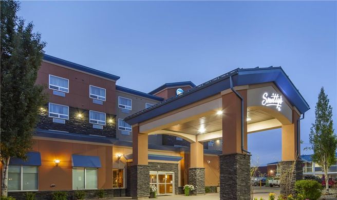 Best Western Cold Lake Inn Exterior