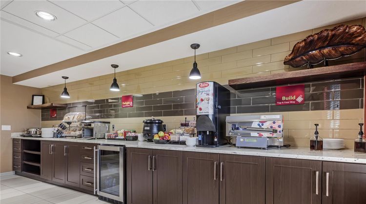 Best Western Plus Red Deer Inn & Suites Restaurant
