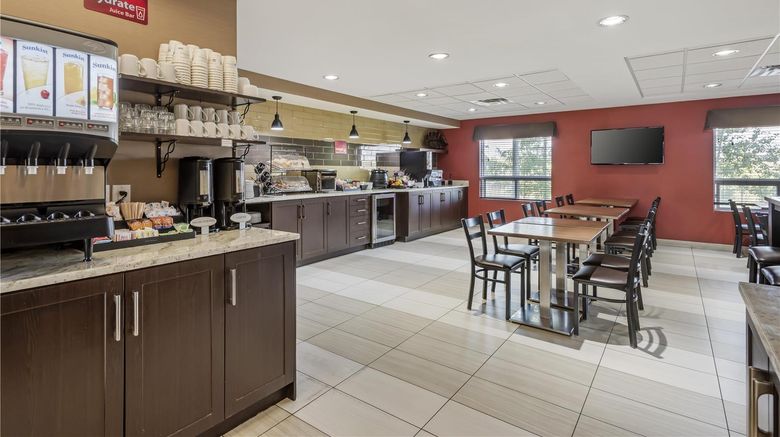 <b>Best Western Plus Red Deer Inn & Suites Restaurant</b>. Images powered by <a href="https://iceportal.shijigroup.com/" title="IcePortal" target="_blank">IcePortal</a>.